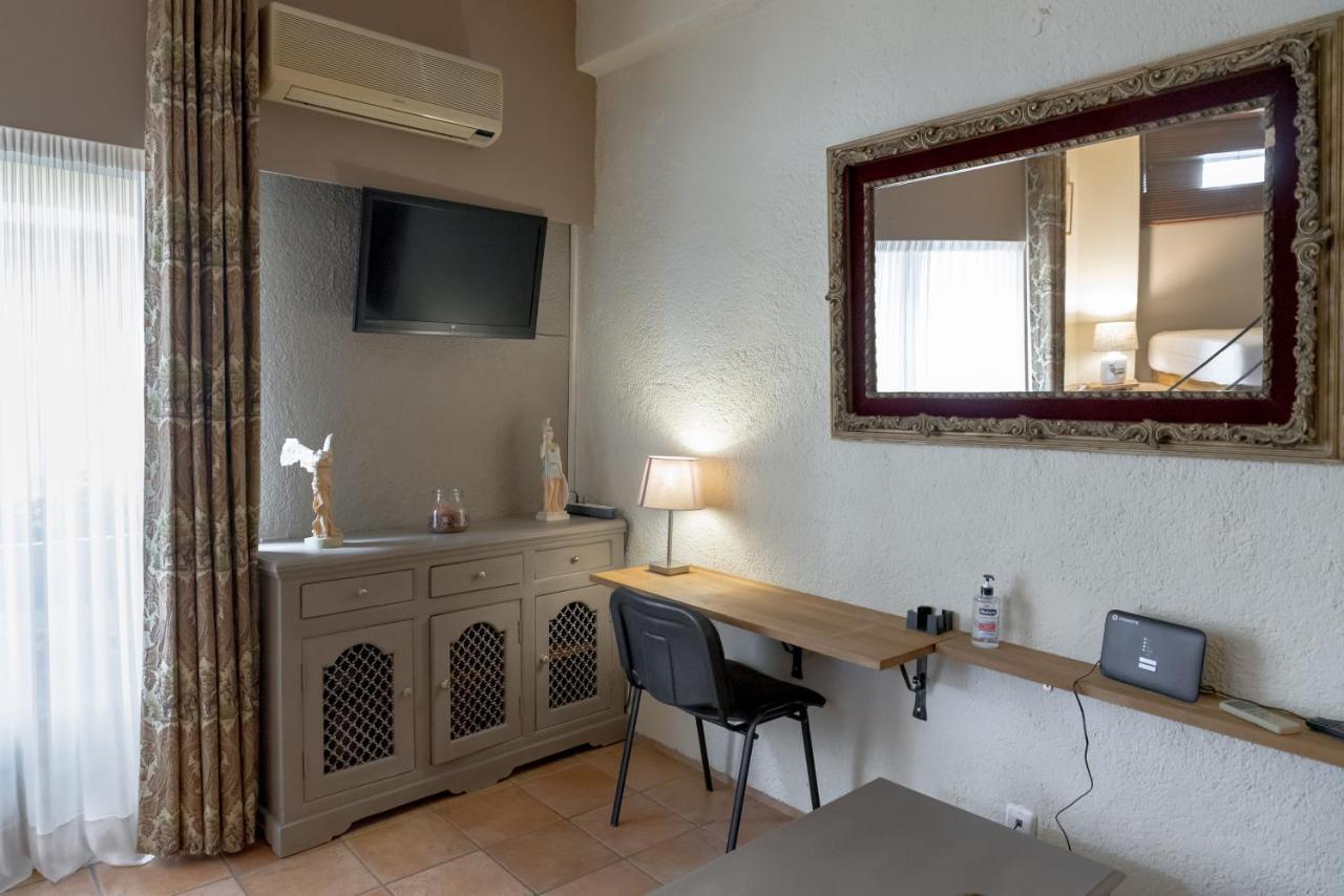 The Heart Of Plaka Apartment Athens Ngoại thất bức ảnh