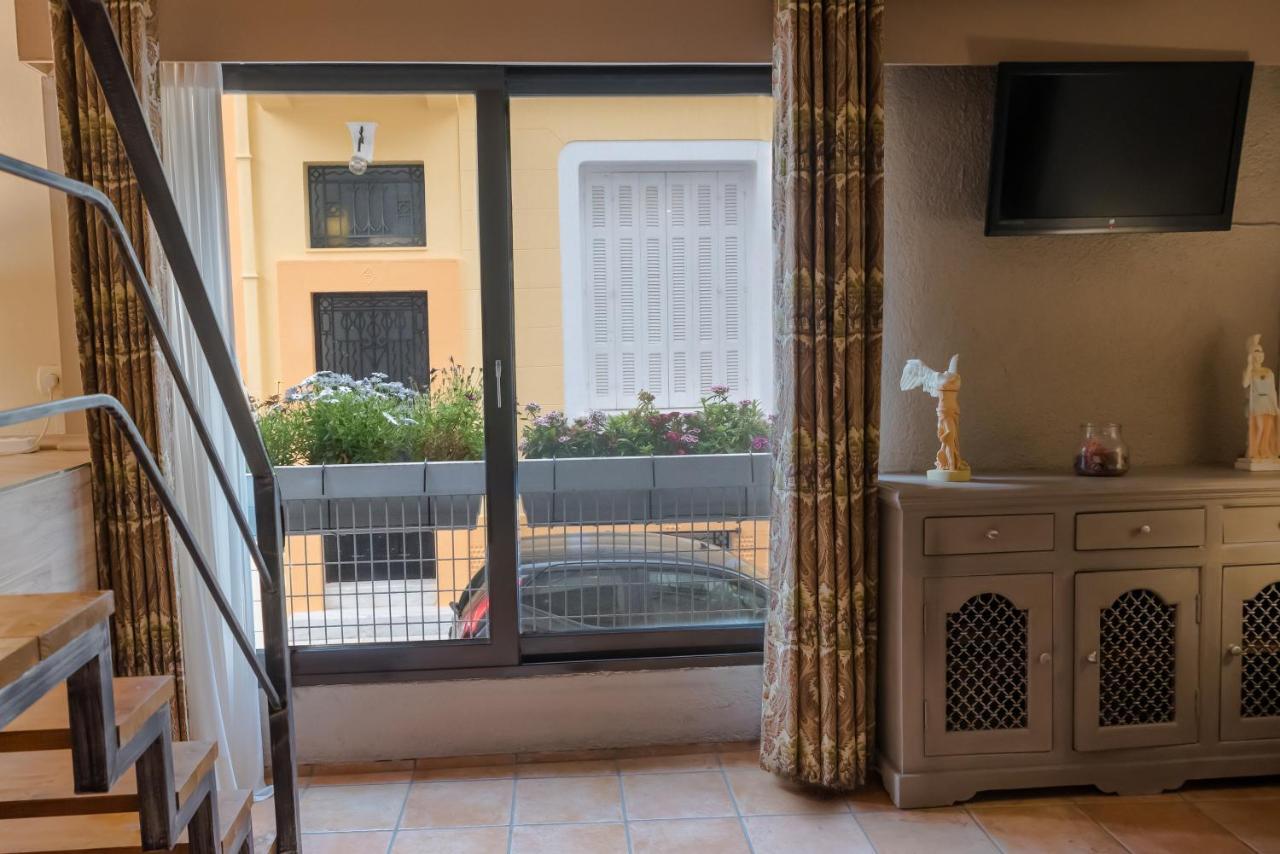 The Heart Of Plaka Apartment Athens Ngoại thất bức ảnh