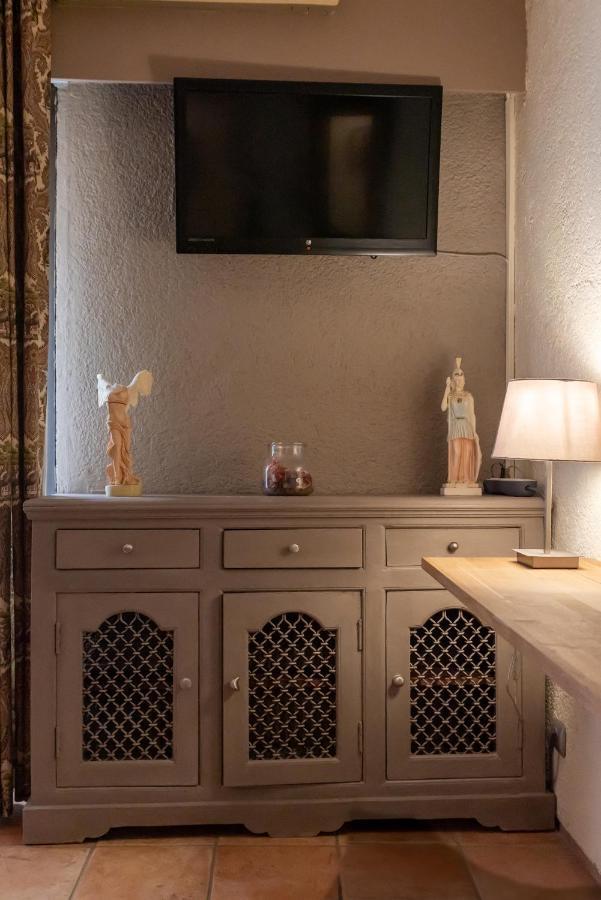 The Heart Of Plaka Apartment Athens Ngoại thất bức ảnh
