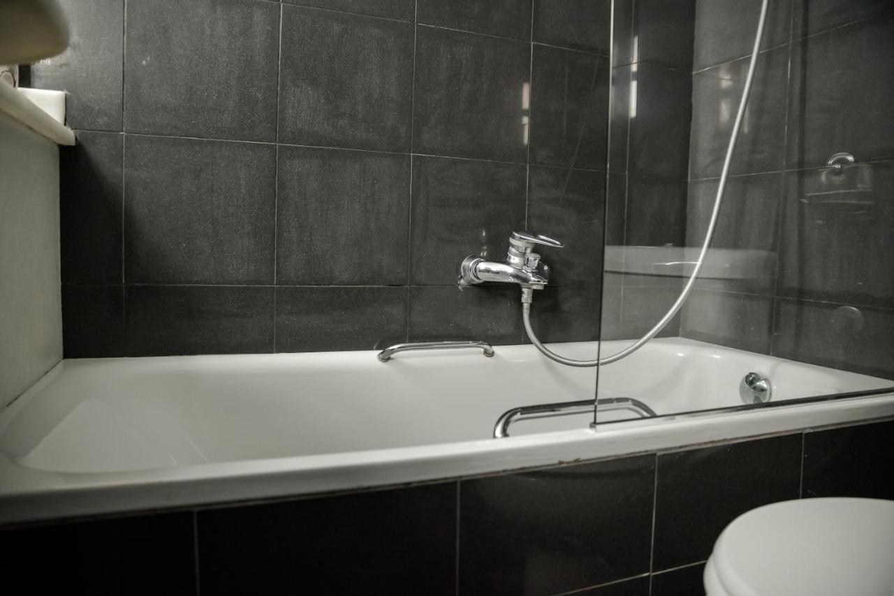 The Heart Of Plaka Apartment Athens Ngoại thất bức ảnh