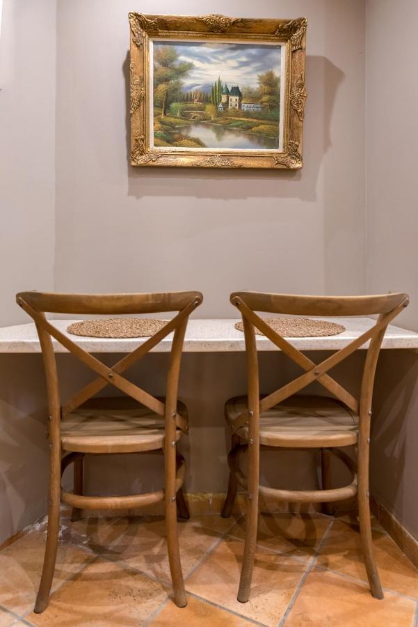 The Heart Of Plaka Apartment Athens Ngoại thất bức ảnh