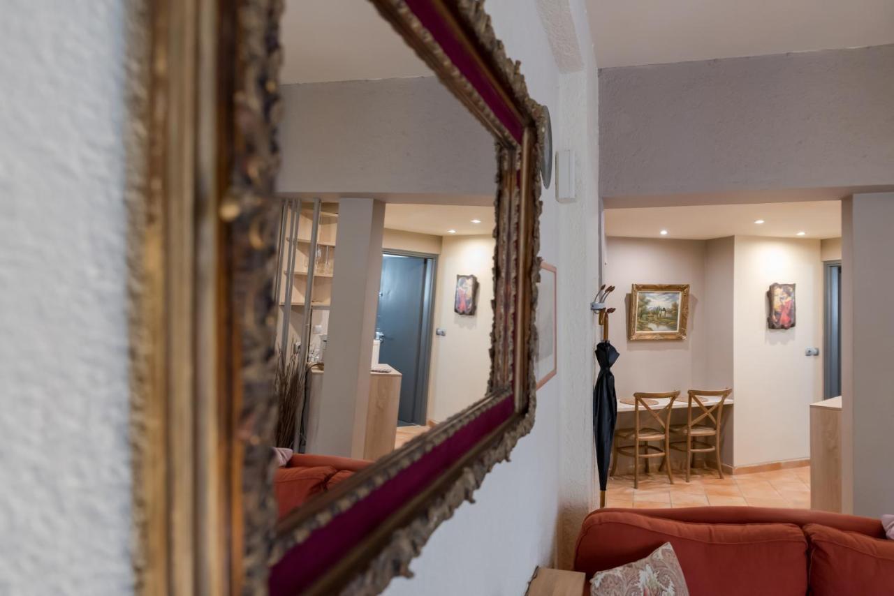 The Heart Of Plaka Apartment Athens Ngoại thất bức ảnh